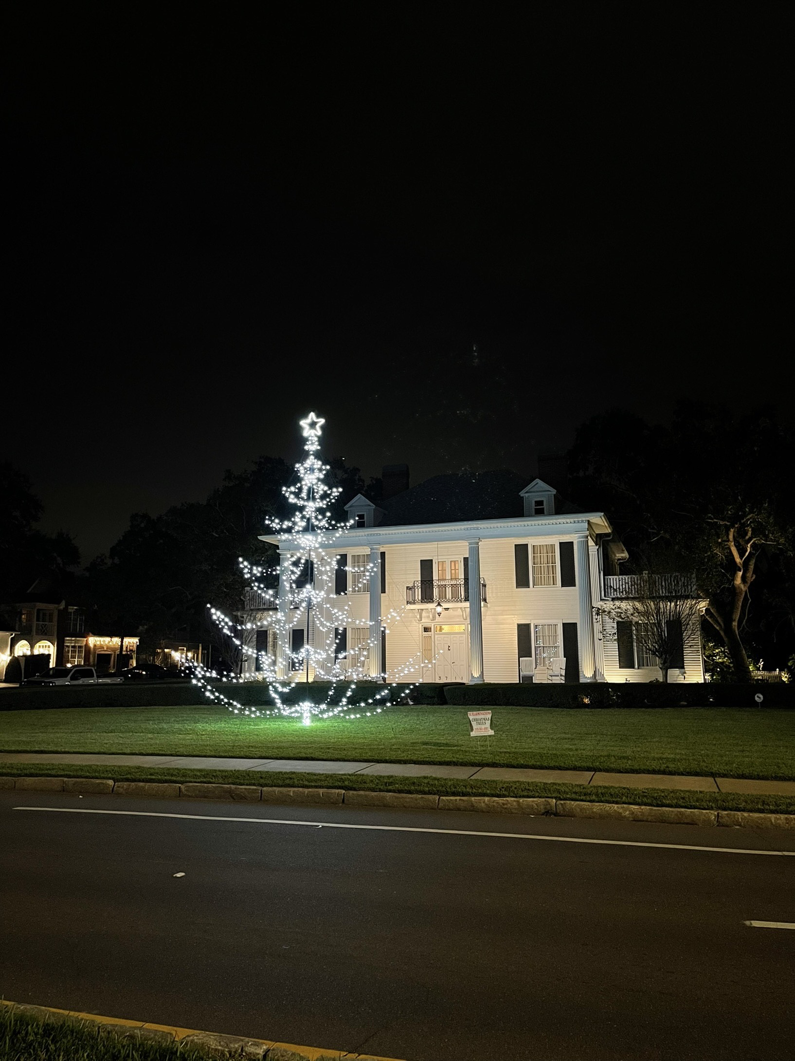 Christmas tree installation 3